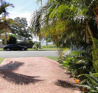 2 'Copacabana' 61 Sandy Point Road - cute unit with water views from the balcony - Pubs and Clubs