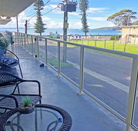 2 'Shoal Court' 7 Lillian Street - fabulous location with water views - Pubs and Clubs
