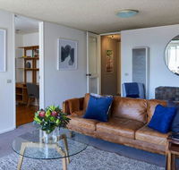2 Bdrm South Yarra Apt With Balcony and Parking - Pubs and Clubs