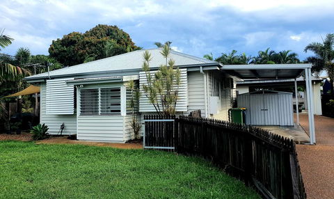2 Bedroom Cottage - Go Out 0