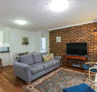 2 Bedroom St Lucia Apartment close to UQ and CityCat - Pubs and Clubs
