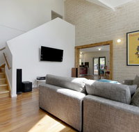 2 Marma Retreat with jacuzzi heated pool pet friendly Foxtel - Pubs and Clubs