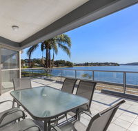 2 The Shores Soldiers Point - Waterfront - Uninterrupted Water Views INCLUDING ALL LINEN  TOWELS Free Wi-Fi - Pubs and Clubs