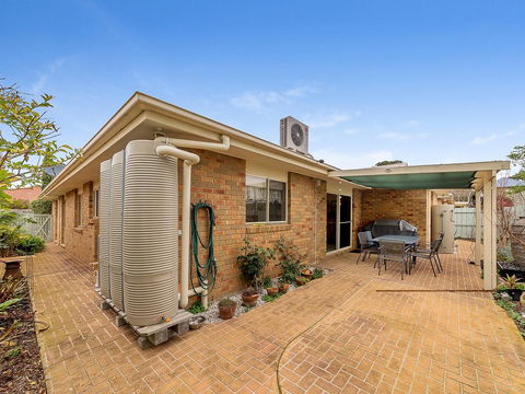 2/3 Wyndham Ave,Cowes - Pubs and Clubs 3