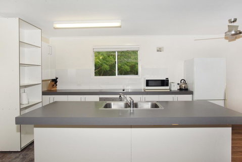20 Scrub Road, Coolum Beach - Pet Friendly, Linen Included - Pubs and Clubs 3
