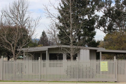 20 Toorak Rd, Bright - Pubs and Clubs 0