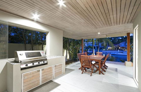 20 Wesley Court - Pubs and Clubs 2