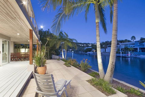 20 Wesley Court - Pubs and Clubs 1