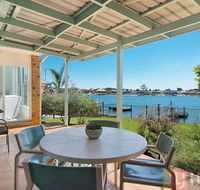 21 Melaleuca Drive - Pubs and Clubs