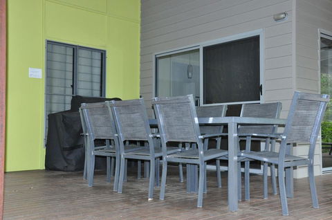 24 Esprit Drive - Beach Home With Open Plan Living And Walking Distance To Beach - Go Out 2