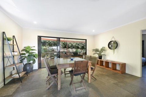 250 David Low Way, Peregian Beach - Pubs and Clubs 3