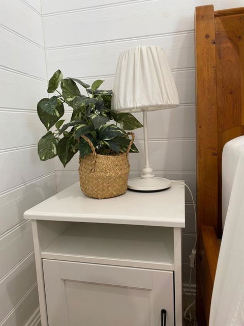 Beautiful Guesthouse In Monbulk - Pubs and Clubs 4