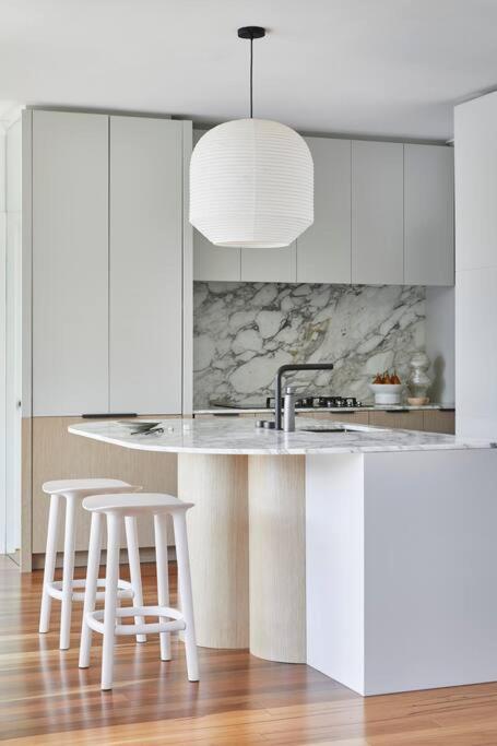 Calabash Bay Lodge - Pubs and Clubs 3