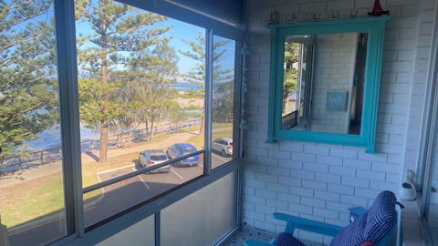 Calm Waters Unit 11 - Pubs and Clubs 0