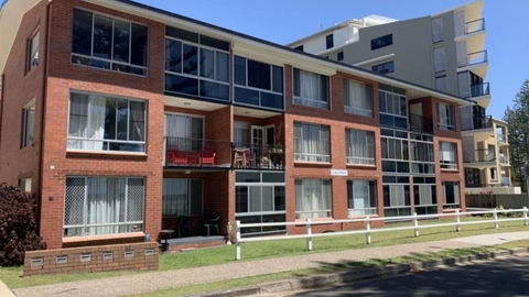 Calm Waters Unit 11 - Pubs and Clubs 3