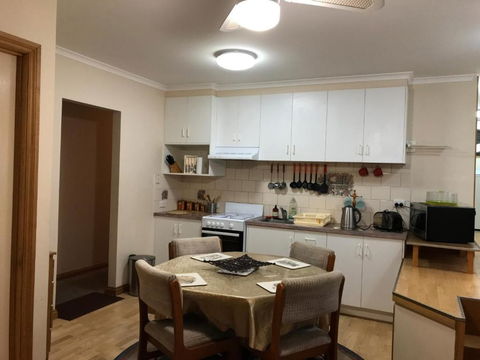 Canaan Homestay - Pubs and Clubs 4