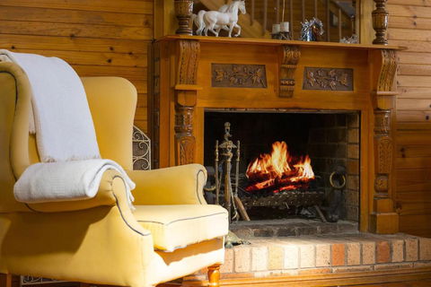 Cants Cottage - Pubs and Clubs 1