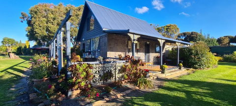 Cape Nelson Cottage - Pubs and Clubs 1