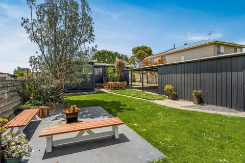 Cape Surf House - Pubs and Clubs 0