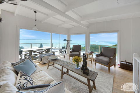 Cape Villa - Pubs and Clubs 0