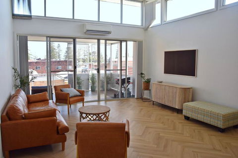 Capeview 12 - Pubs and Clubs 4