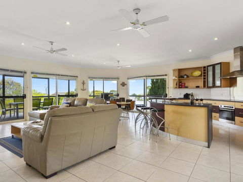 Carrickalinga Dreams 15 Solitude Drive - Pubs and Clubs 2