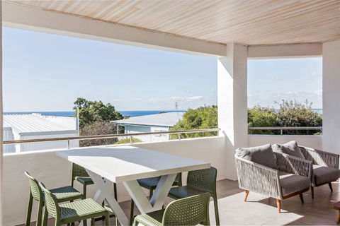 Casa Blanca - Pubs and Clubs 0