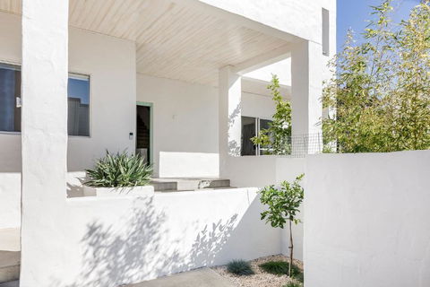 Casa Blanca - Pubs and Clubs 3