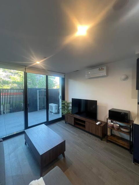 CBD - Pool - Sleeps 4 - Parking - Pubs and Clubs 1