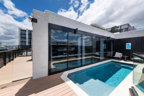 CBD - Pool - Sleeps 4 - Parking - Pubs and Clubs 3