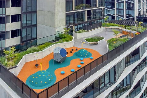 CBD - Pool - Sleeps 4 - Parking - Pubs and Clubs 4