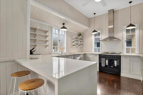 Cedar Street Lodge 5BRMS 3BTHS 2 Homes In 1 - Pubs and Clubs 3