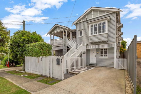 Cedar Street Lodge 5BRMS 3BTHS 2 Homes In 1 - Pubs and Clubs 0