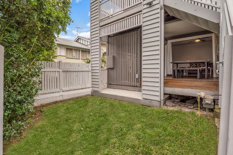 Cedar Street Lodge 5BRMS 3BTHS 2 Homes In 1 - Pubs and Clubs 2