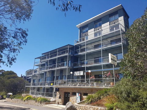 Cedarwood Apartments - Pubs and Clubs 2