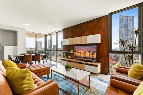 Central 2-Bed With Parking & Stunning Views - Pubs and Clubs 0