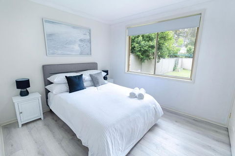 Central Coast Guest House - Pubs and Clubs 4