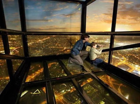 Central Located 4BR Home With Rumpus & King Bed In The Heart Of Melbourne - Pubs and Clubs 3