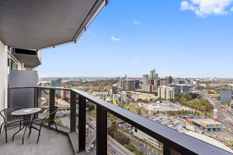 Central Southbank 2BR Apt W Stunning City Views! - Pubs and Clubs 3