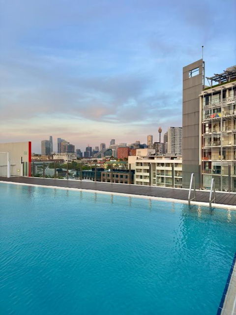 Central Sydney Apartment - Entire Unit With Rooftop Pool - Pubs and Clubs 1