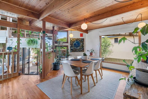 CHALET MOMA Port Elliot - BYO Linen - For Lovers Of Different - Pubs and Clubs 3