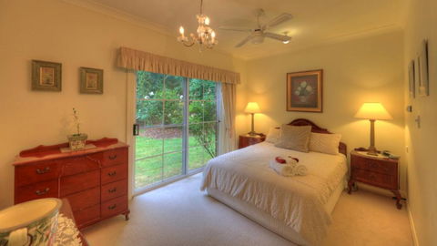 Chalets Lumineux - Pubs and Clubs 1