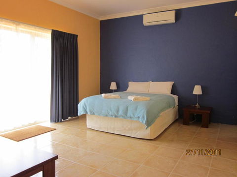 Chalets On Stoneville - Pubs and Clubs 3