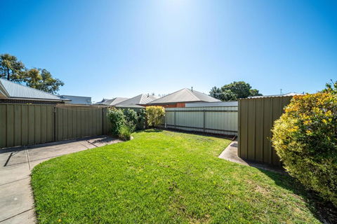 Charisma In Clarence - Pubs and Clubs 4