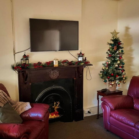 Charming 100 Yr Old Cottage In The Heart Of Moonta - Pubs and Clubs 3