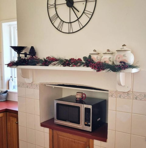 Charming 100 Yr Old Cottage In The Heart Of Moonta - Pubs and Clubs 2