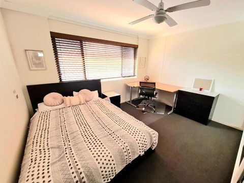 Charming 2bd Apt Near UQ & Ferry - Pubs and Clubs 4