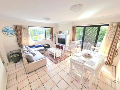 Charming 2bd Apt Near UQ & Ferry - Pubs and Clubs 2