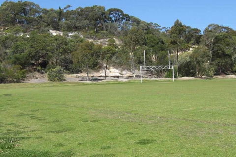 Charming 3-Bedroom House In Beacon Hill - Pubs and Clubs 3