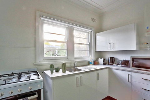 Charming 3 Bedroom On The Edge Of Downtown Glebe - Pubs and Clubs 4